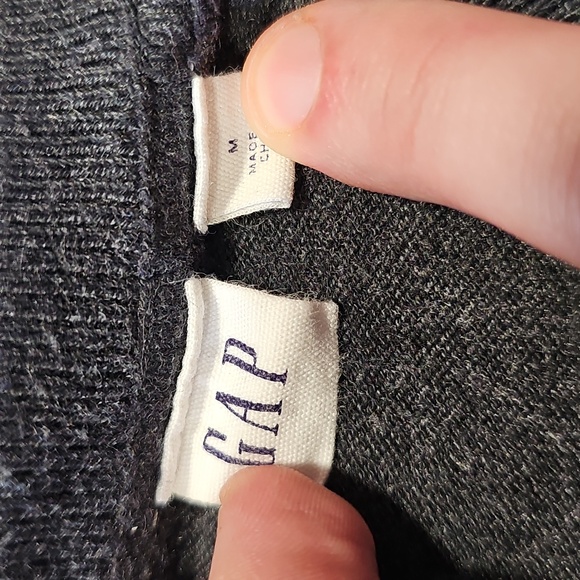 GAP  Medium Black and White Reindeer Crewneck Sweater - Picture 4 of 5